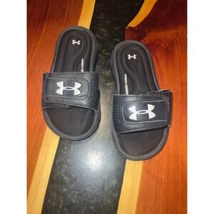 Boys under armour slides size 13k